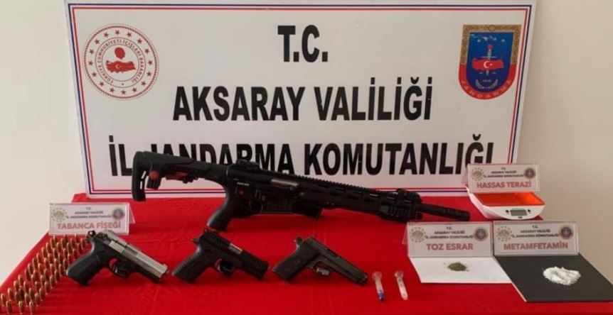 AKSARAYDA UYUŞTURUCU TACİRİ 3 KİŞİ GÖZALTINA ALINDI.!