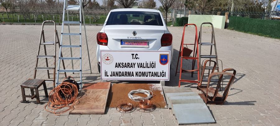 ORGANİZE  SANAYİNDEKİ ARAÇTAN SÜPHELENEN  JANDARMA HIRSIZLIĞI ORTAYA ÇIKARDI.!